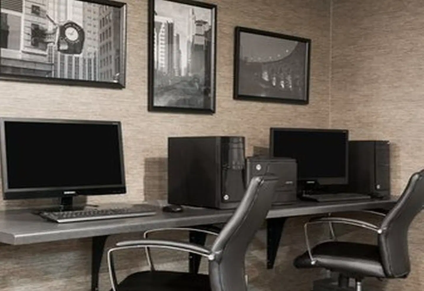 Days Hotel by Wyndham University Ave SE Konferenz