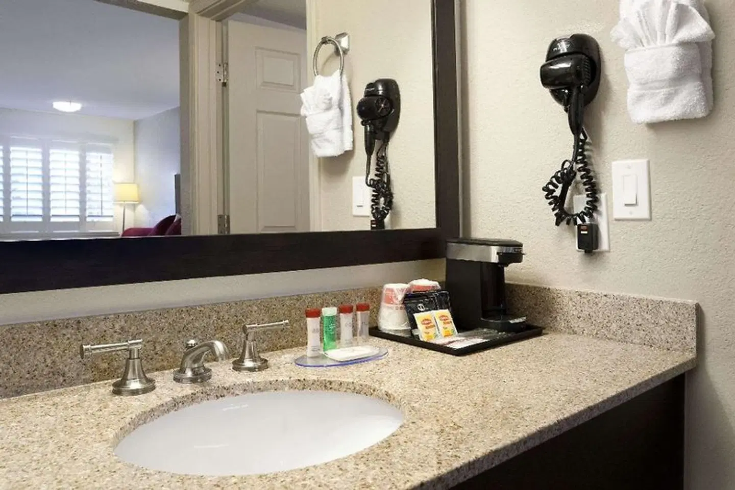 Ramada by Wyndham Tempe/At Arizona Mills Mall Badezimmer