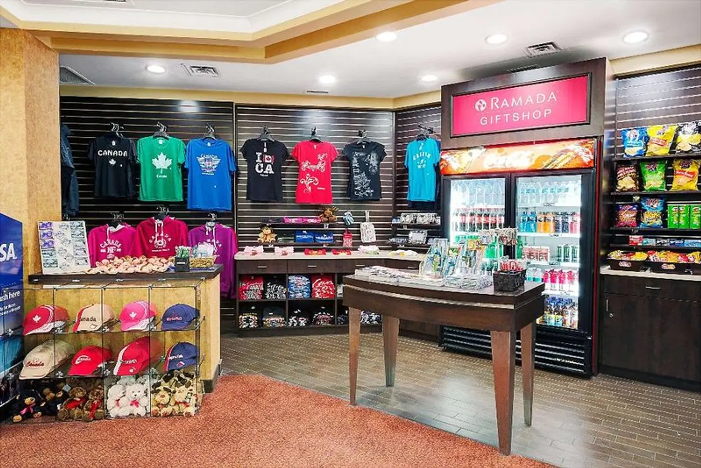 Ramada by Wyndham Niagara Falls/Fallsview Bar