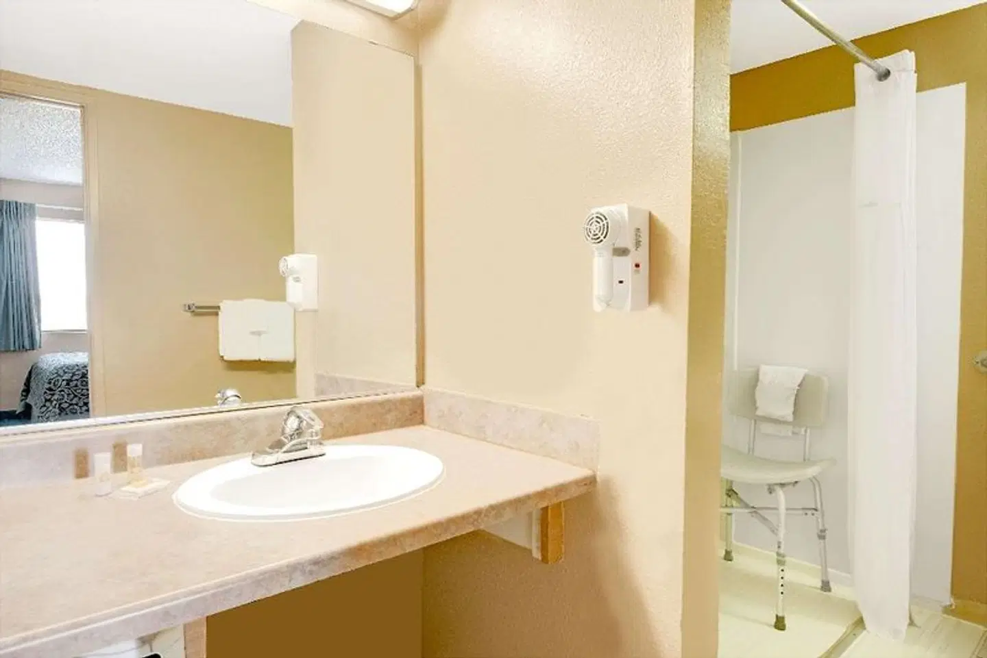 Days Inn by Wyndham El Paso Airport East Badezimmer