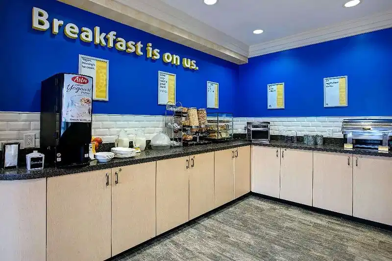 Days Inn & Suites Collingwood – Hotelfoto