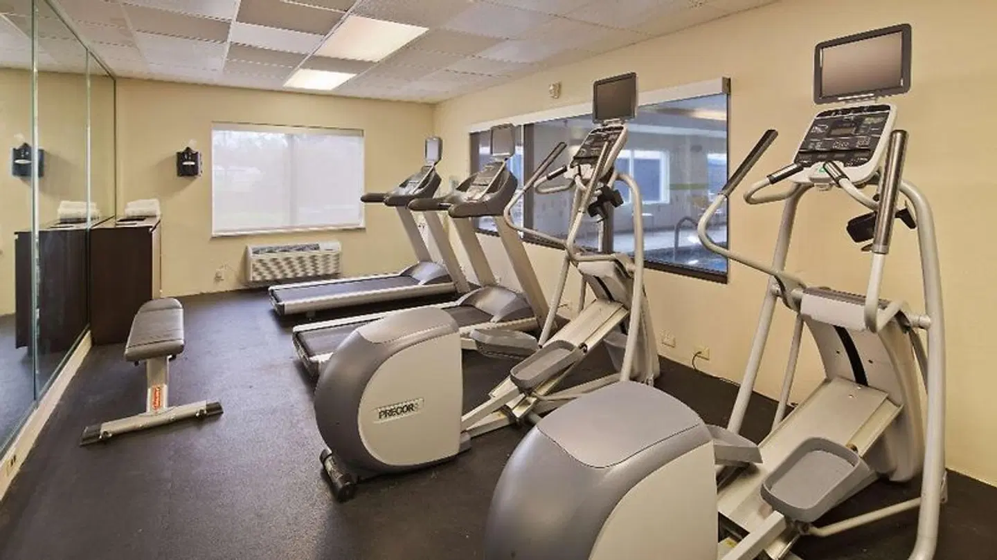 Baton Rouge LSU/Medical Corridor Inn & Suites SPORTS_AND_LEISURE