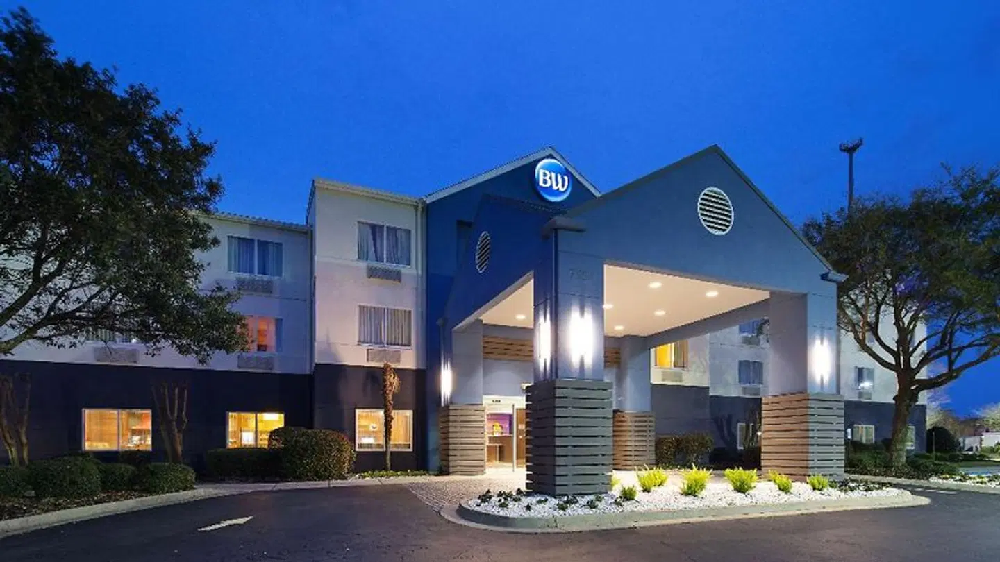 Baton Rouge LSU/Medical Corridor Inn & Suites EXTERIOR