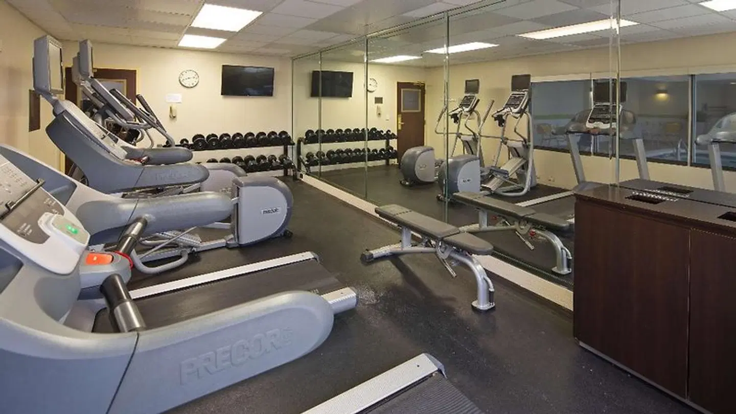 Baton Rouge LSU/Medical Corridor Inn & Suites SPORTS_AND_LEISURE