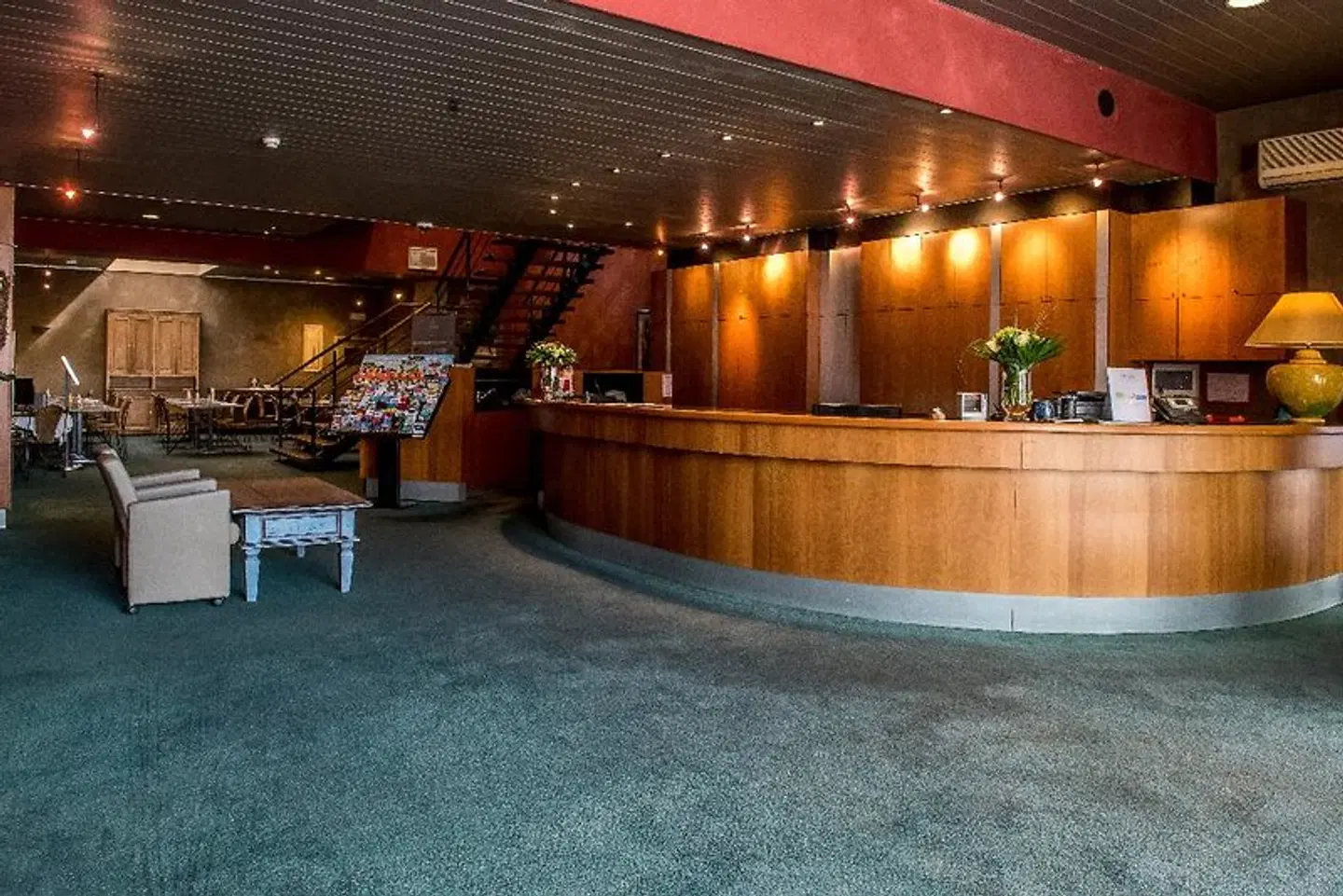 Arass Hotel & Business Flats Bar