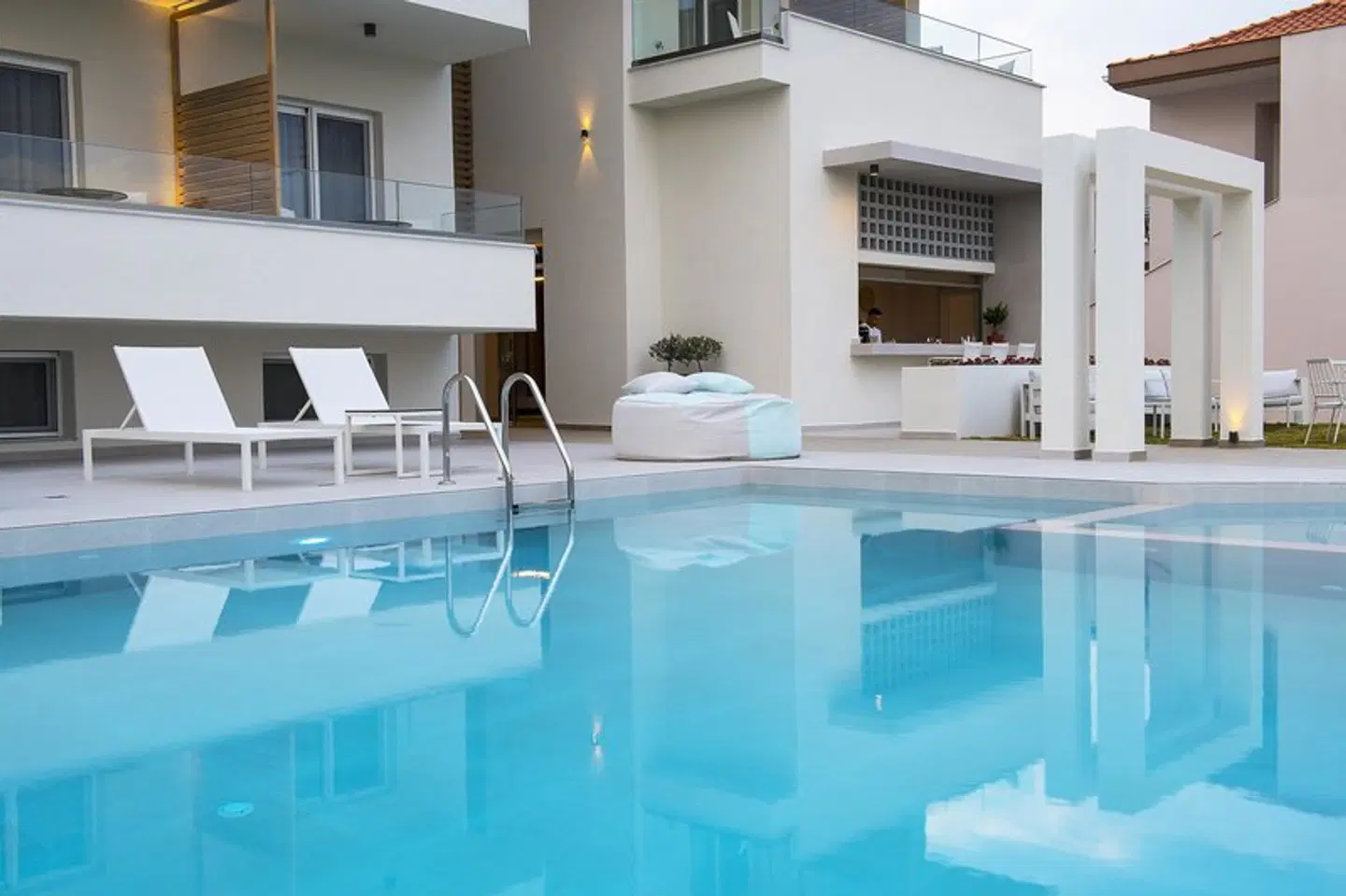 Motivo Thassos OUTDOOR_POOL