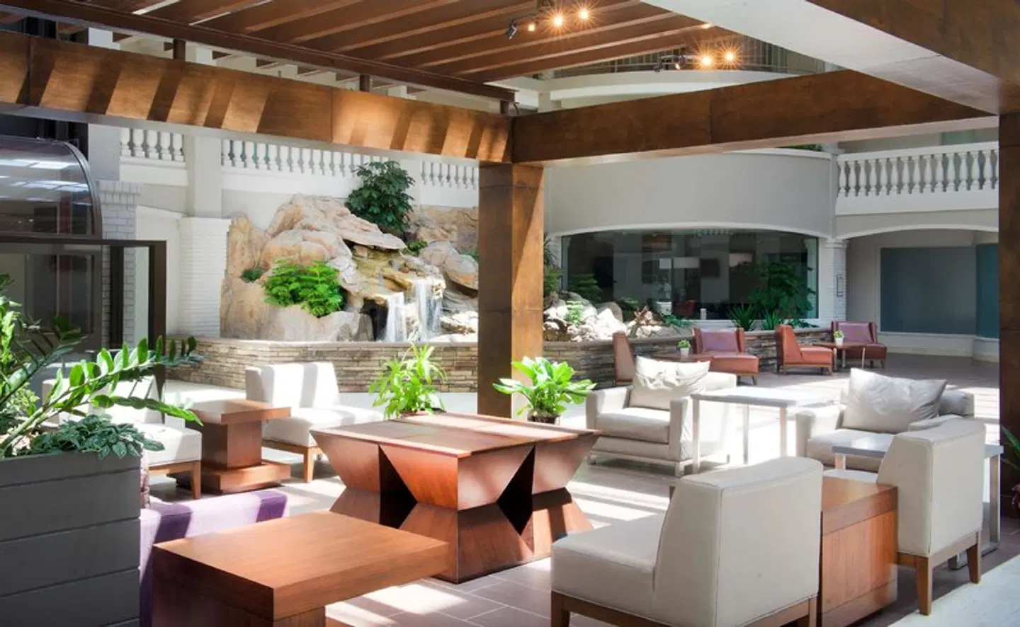 Embassy Suites by Hilton Colorado Springs Bar