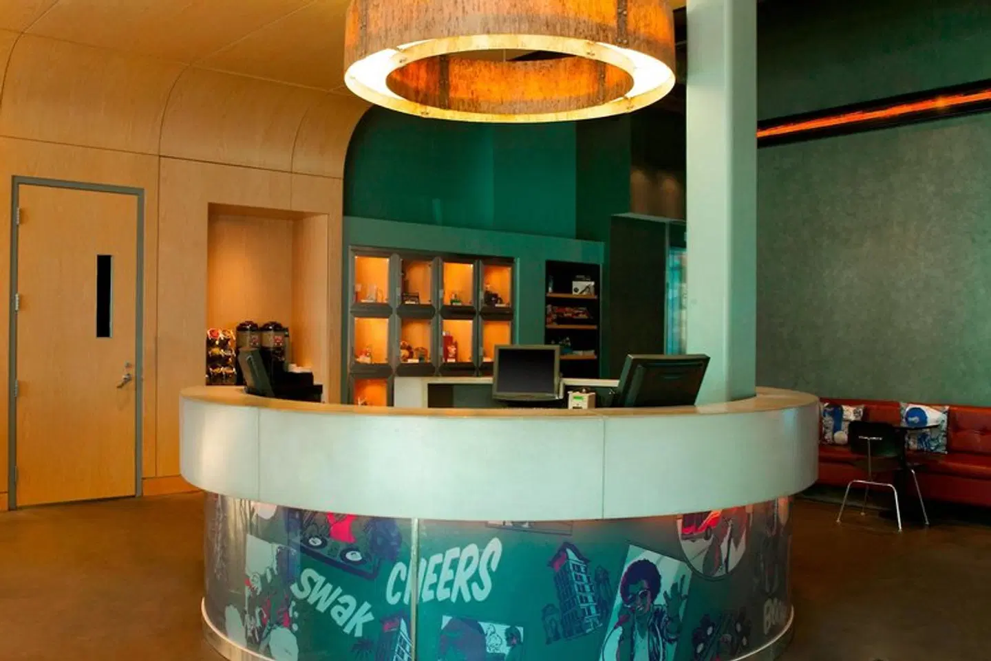 Aloft Minneapolis Bar