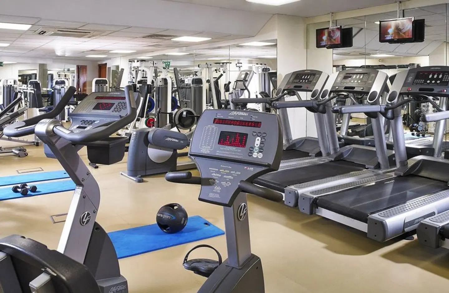 Camden Court SPORTS_AND_LEISURE