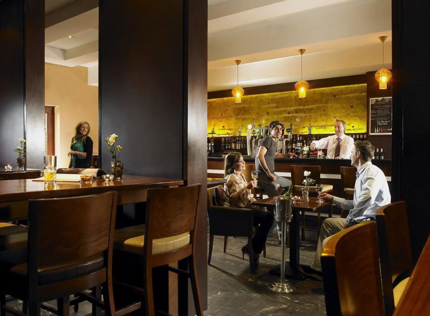Camden Court Bar