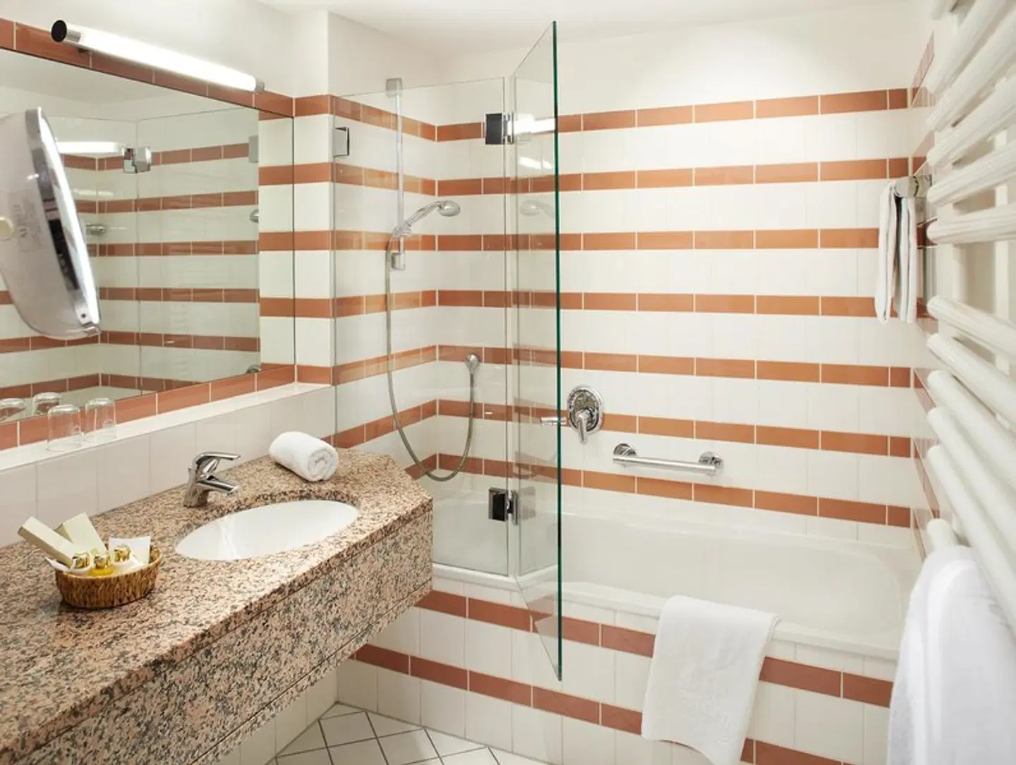 Best Western Premier Arosa Hotel Badezimmer