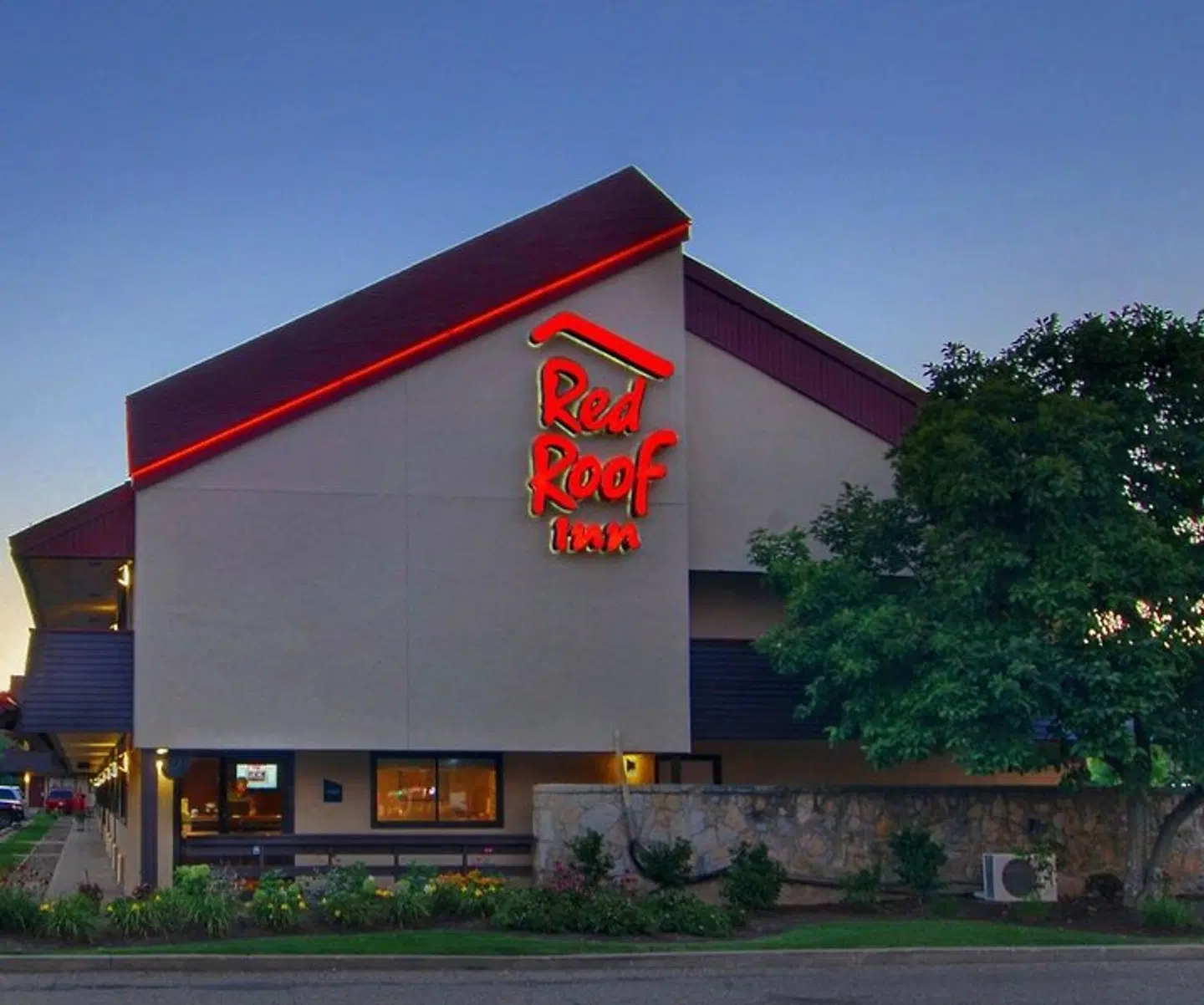 Red Roof Inn Canton EXTERIOR