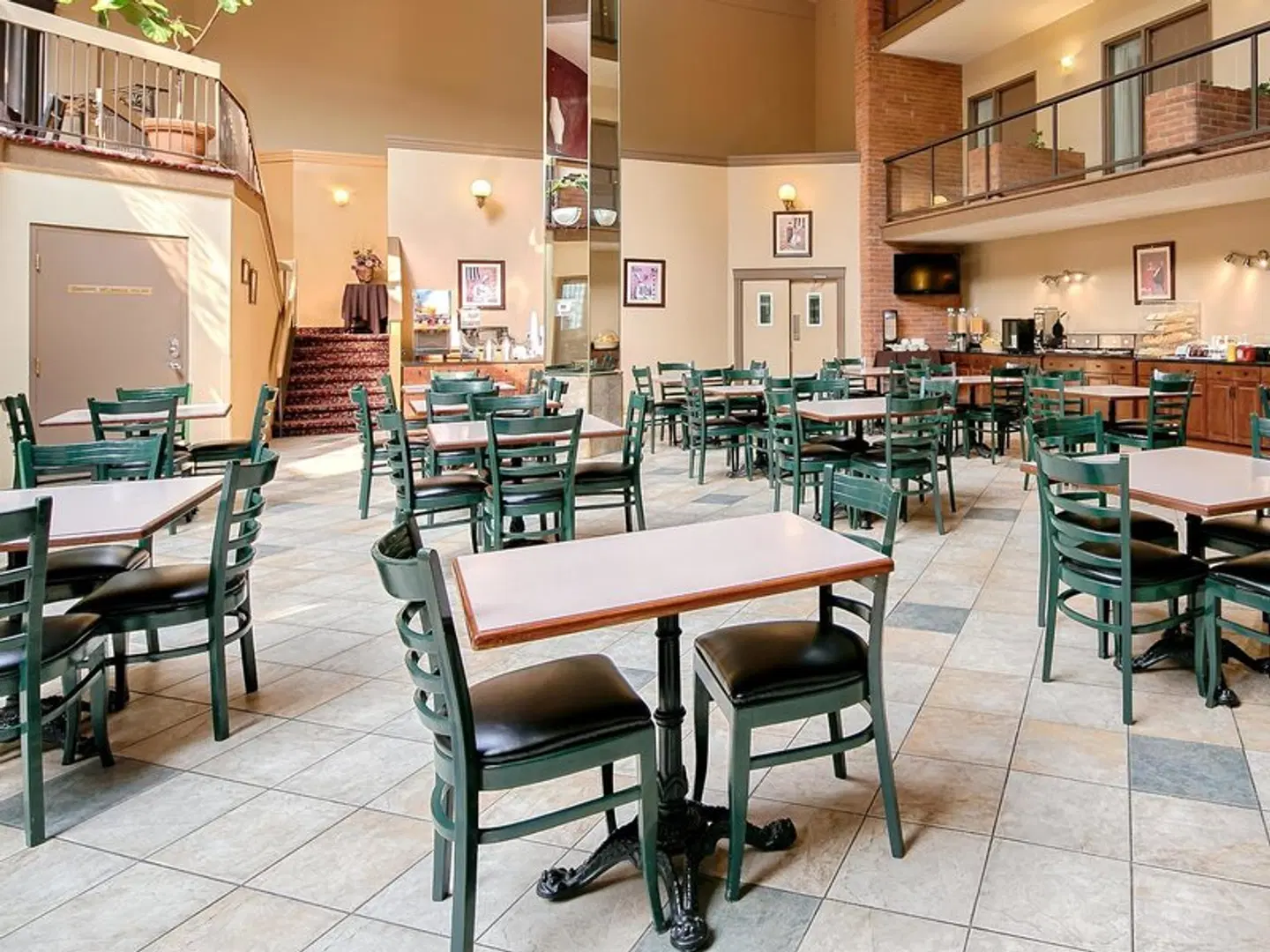 Best Western Laval-Montreal Bar