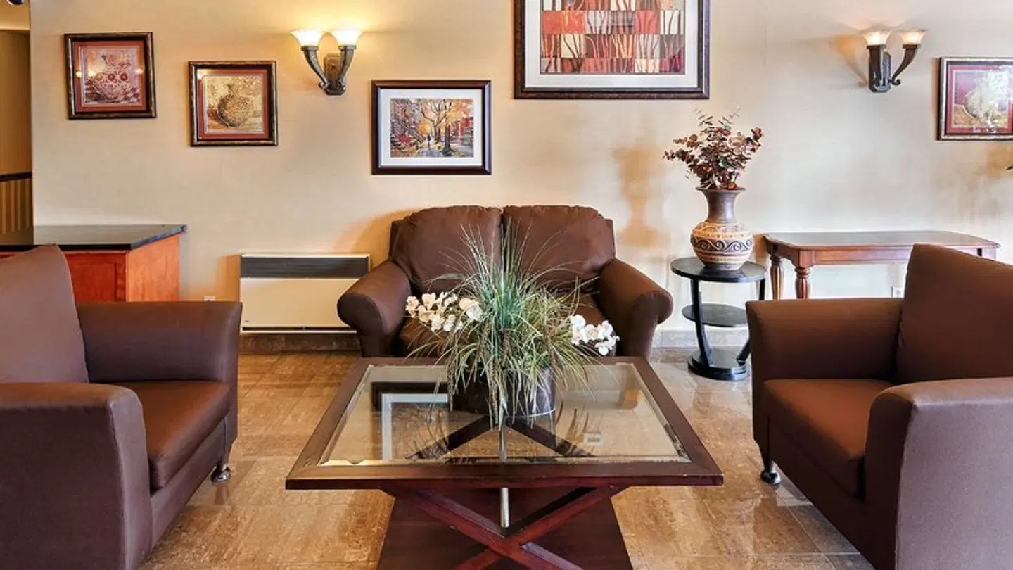 Best Western Laval-Montreal LOUNGE_LOBBY