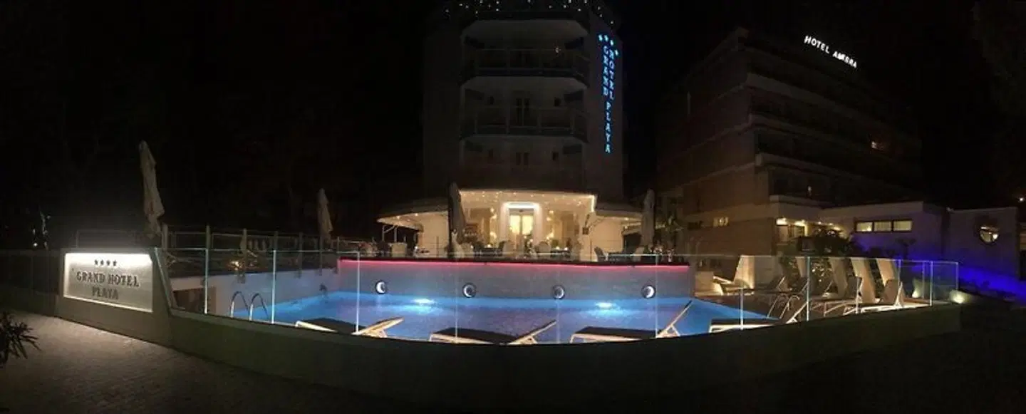 Grand Hotel Playa OUTDOOR_POOL