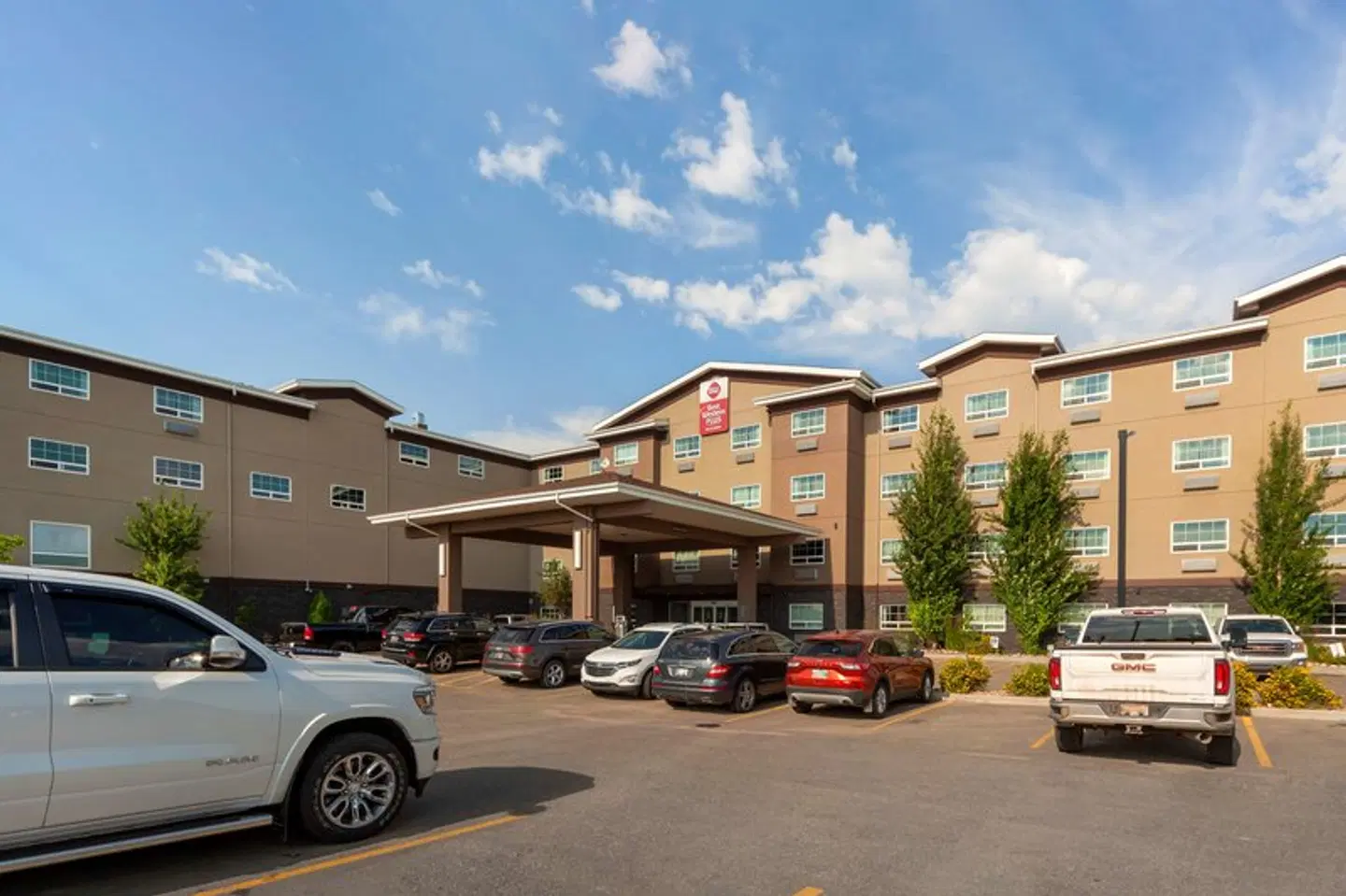 Best Western Plus Fort Saskatchewan Inn & Suites EXTERIOR