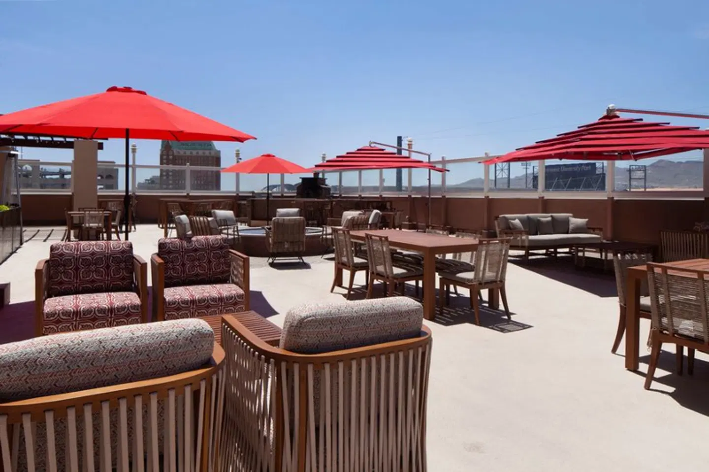 DoubleTree by Hilton El Paso Downtown/City Center Terrasse