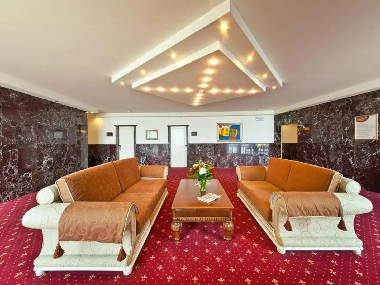 Hotel Unique Dortmund Hauptbahnhof Lobby