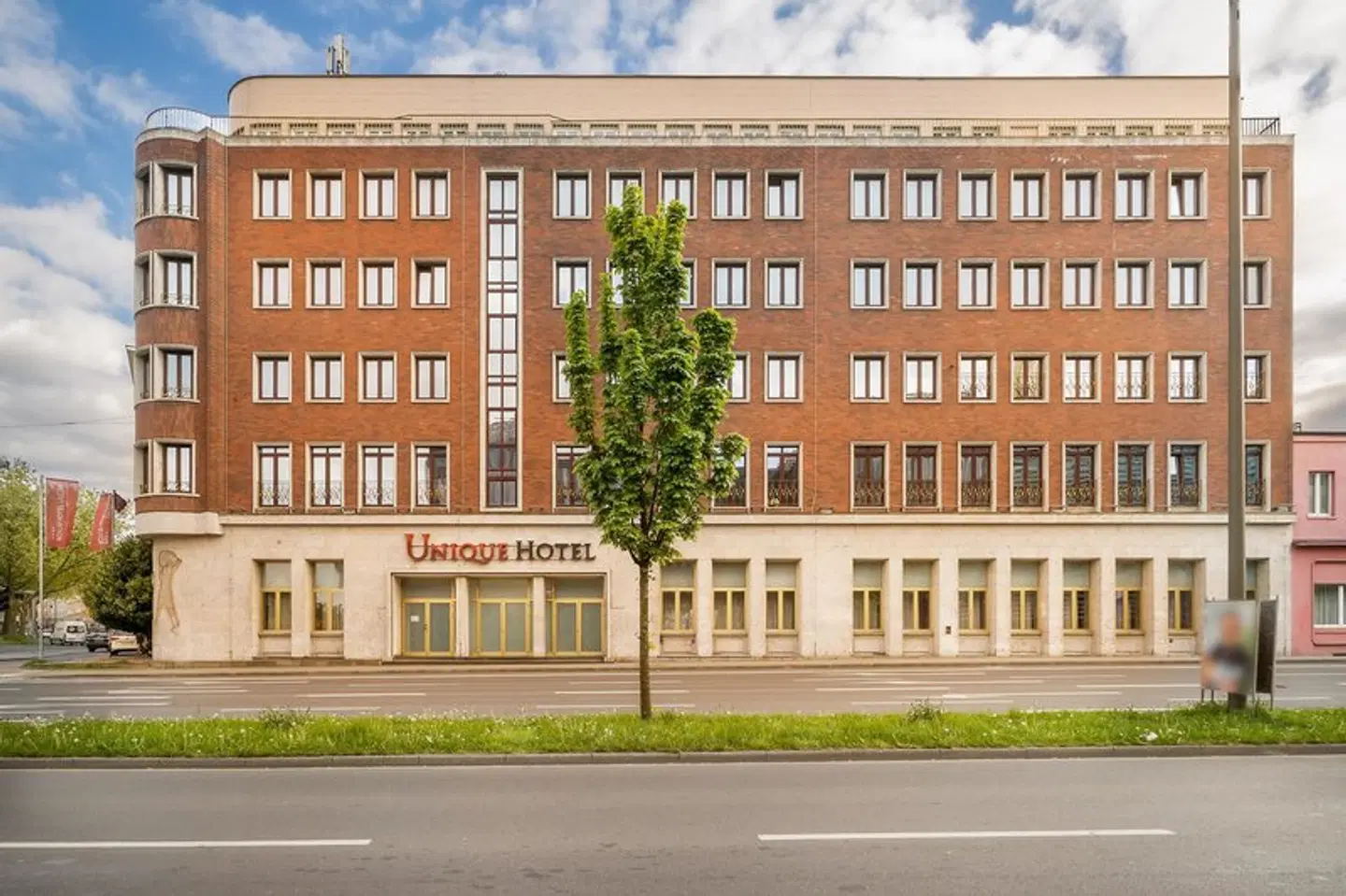 Hotel Unique Dortmund Hauptbahnhof EXTERIOR