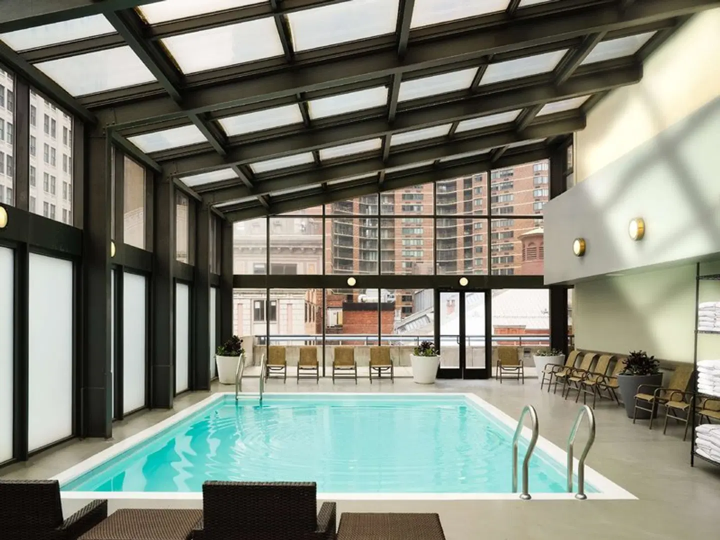 DoubleTree by Hilton Philadelphia City Center Hallenbad