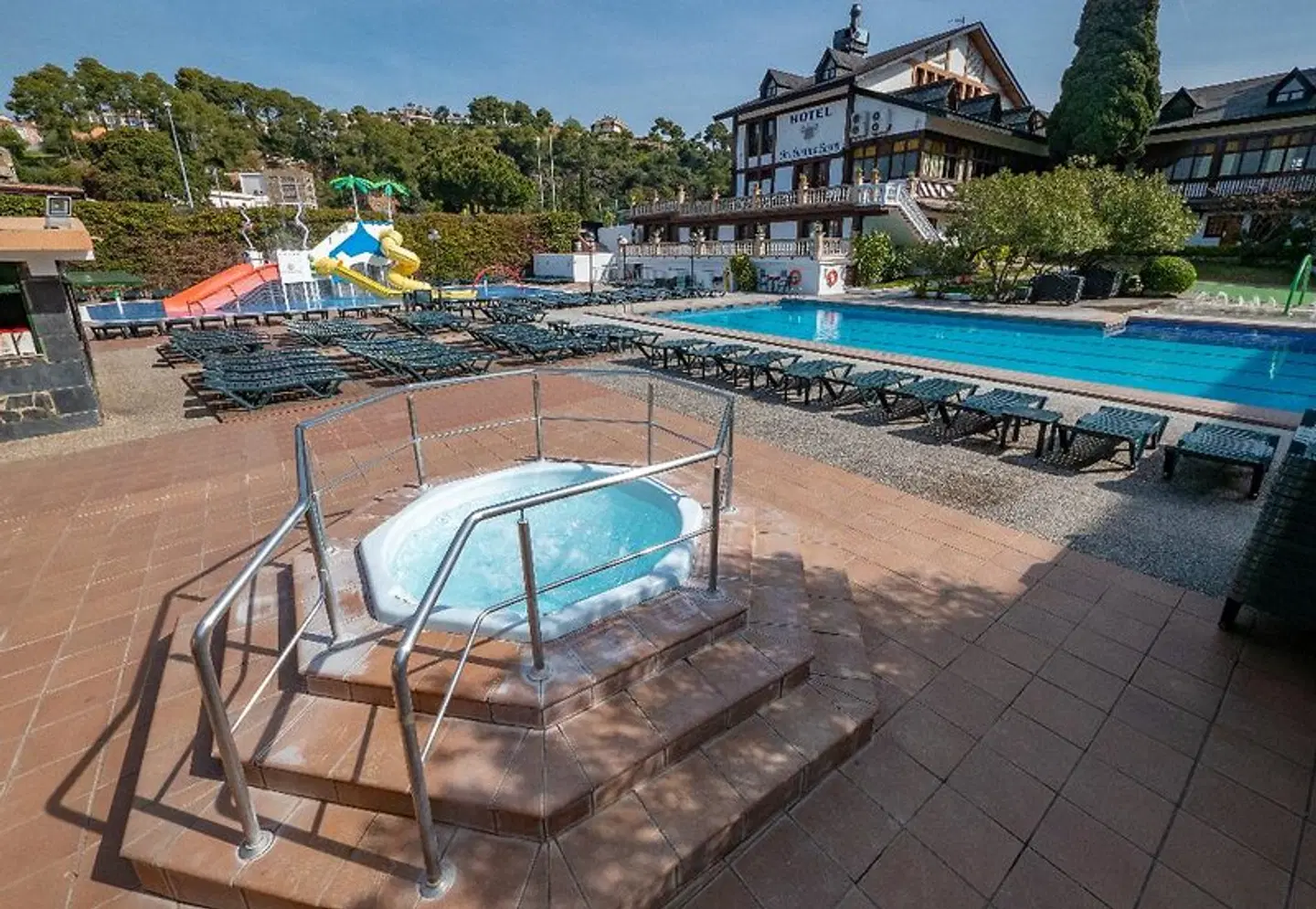 Santa Susanna Resort OUTDOOR_POOL