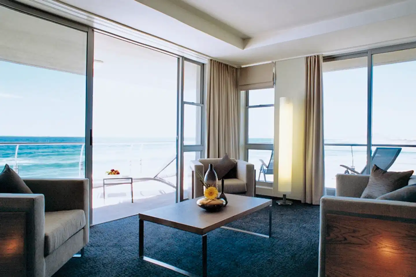 Lagoon Beach Hotel and Spa Wohnbeispiel
