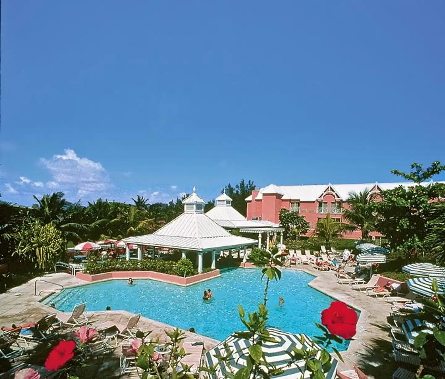 Comfort Suites Paradise Island Pool