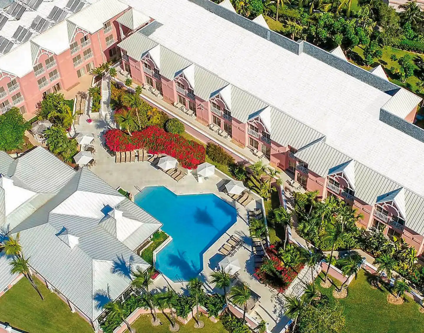 Comfort Suites Paradise Island Aussenansicht