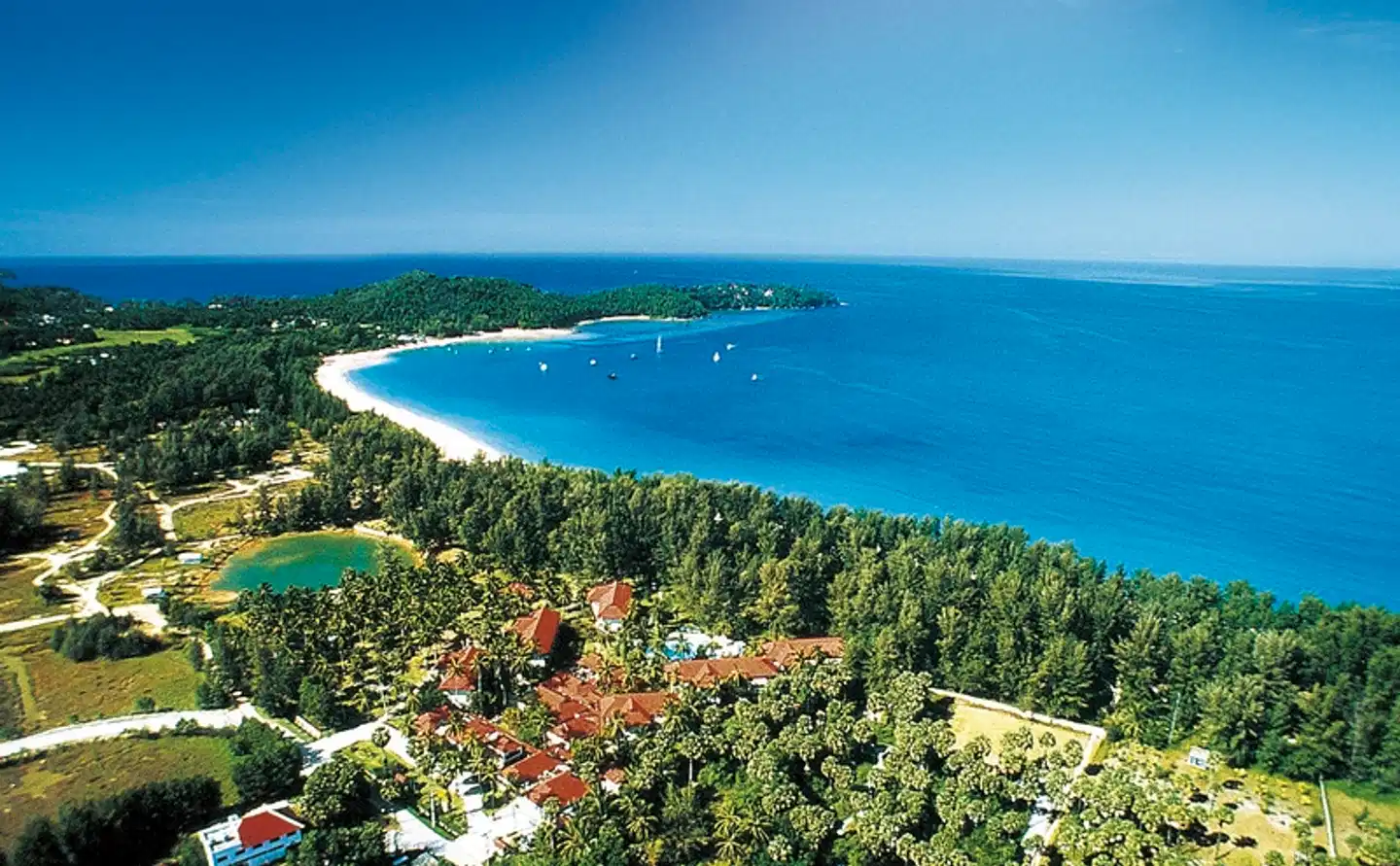 Amora Beach Resort Phuket Landschaft
