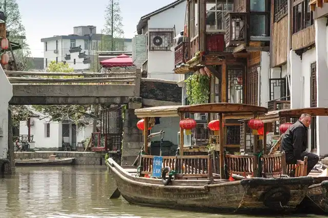 China mit Komfort und Genuss Sport und Entertainment