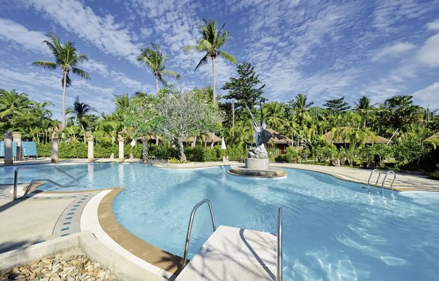 Lanta Sand Resort & Spa Pool