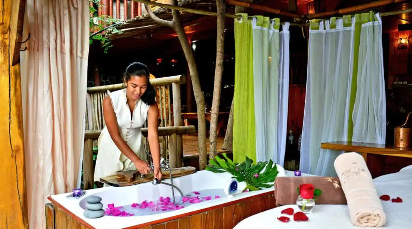 Lodge Roche Tamarin & Spa Personen