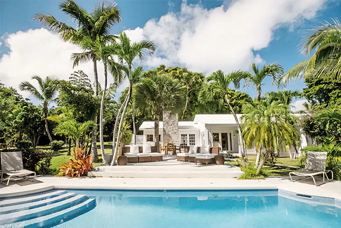 Coral Sands Pool