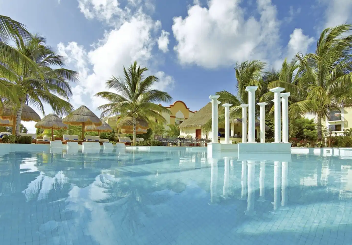Grand Palladium Kantenah Resort & Spa Pool