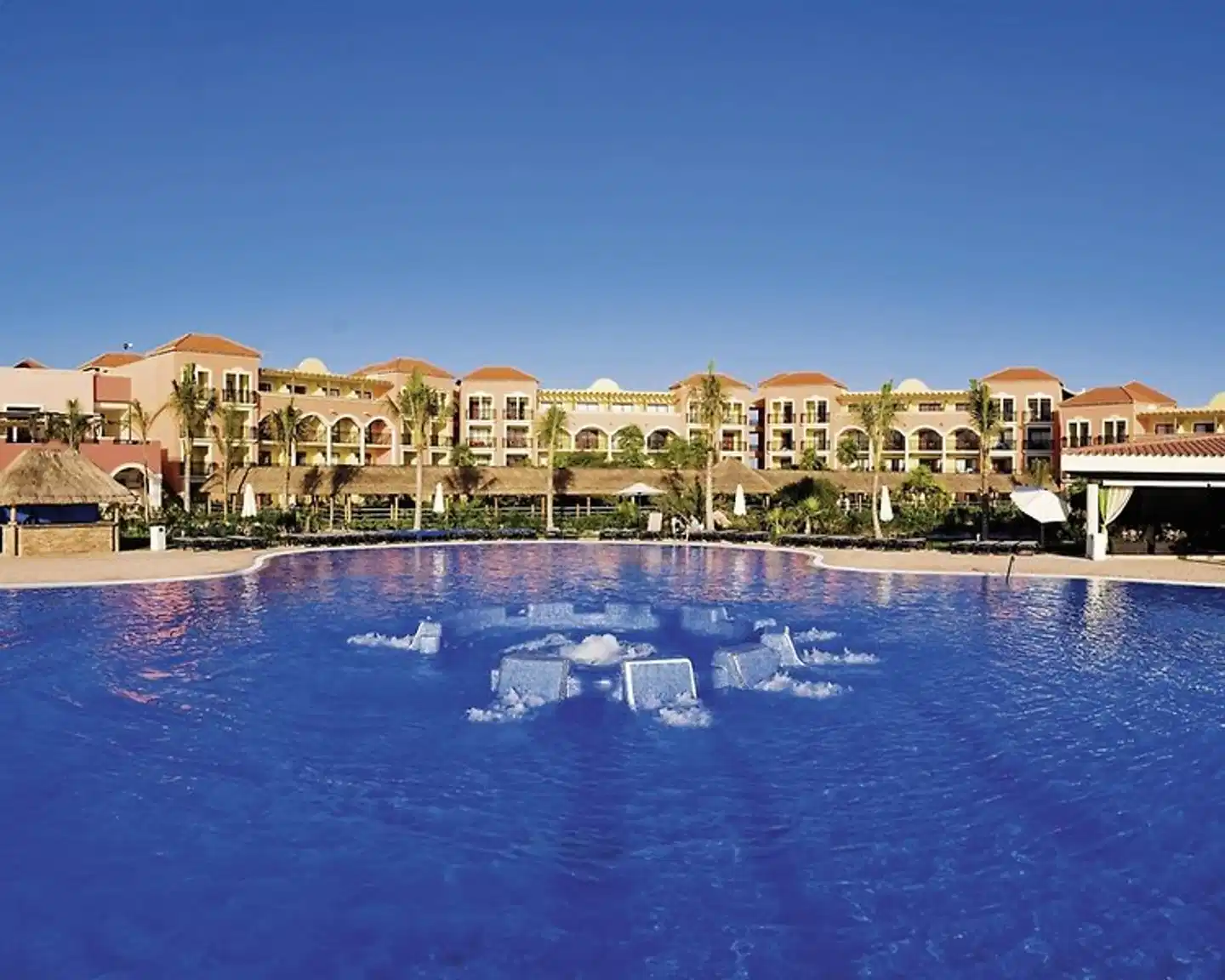 El Beso at Ocean Coral & Turquesa Pool