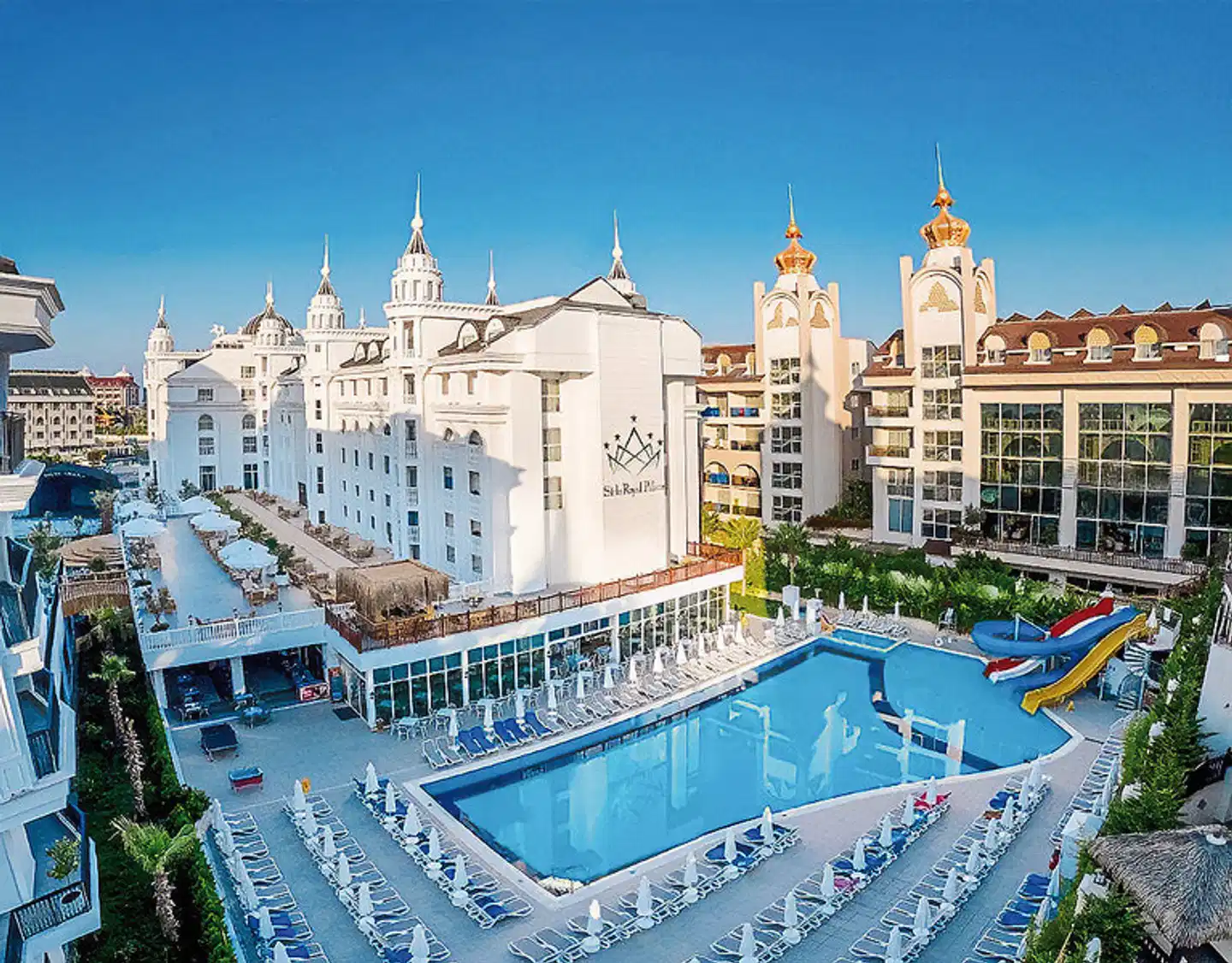 Side Royal Palace Pool