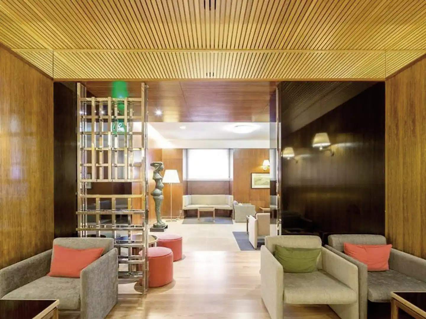 Miraparque Lobby
