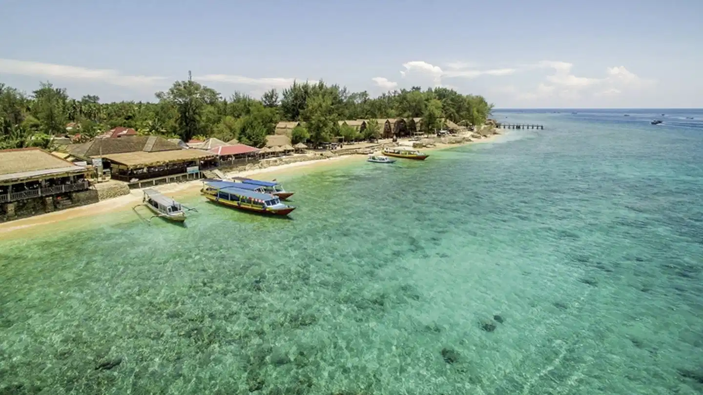 Kura Kura Beach Resort Strand