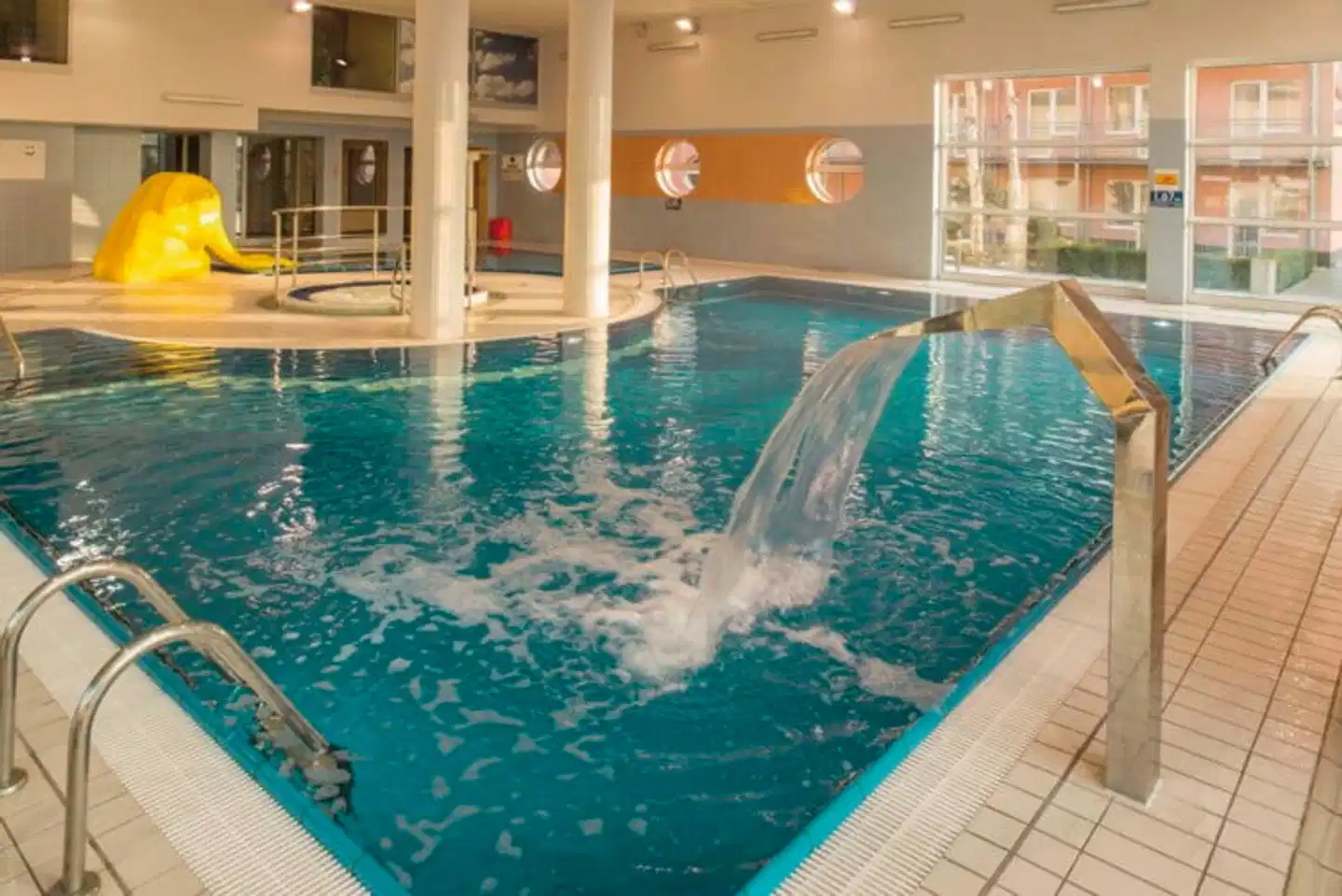 Akces Medical Spa Hallenbad