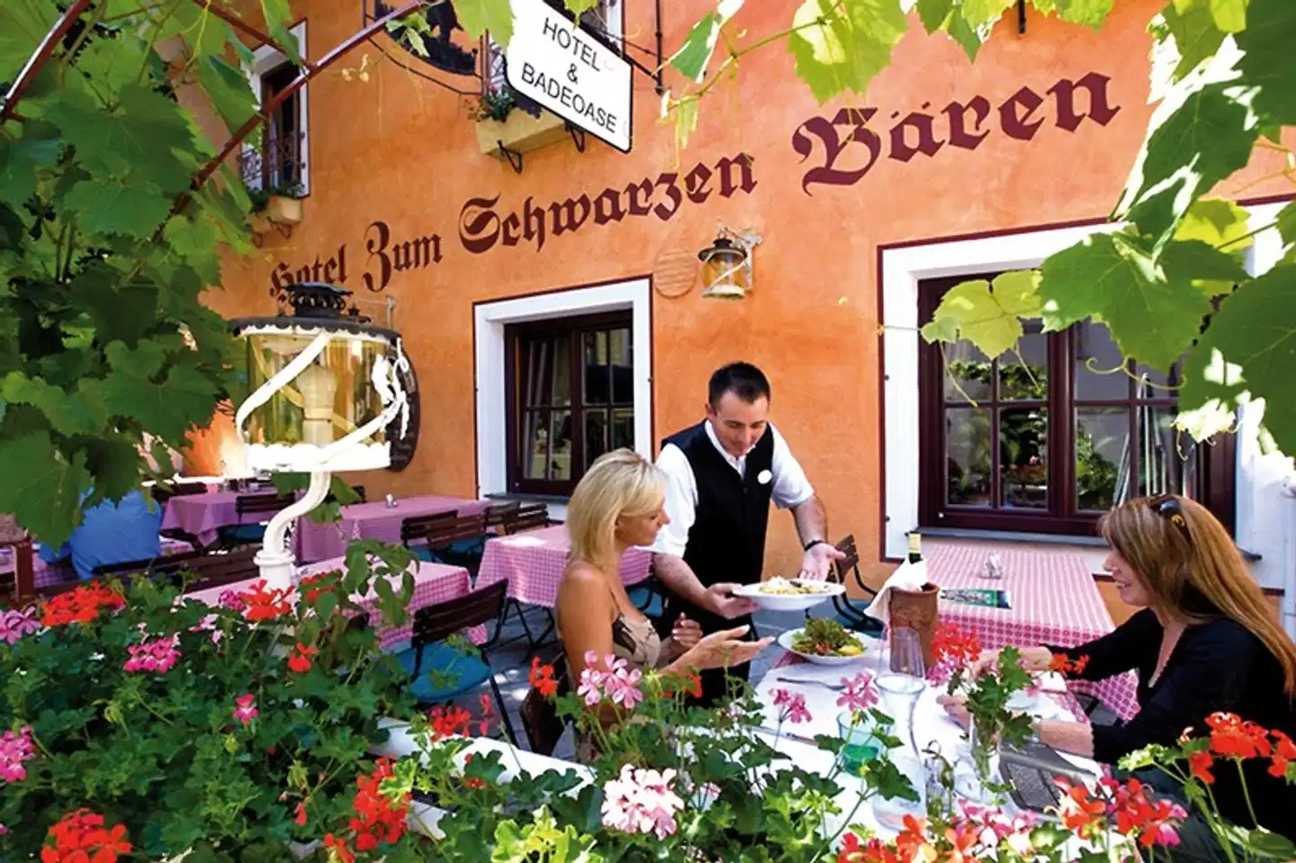Zum Schwarzen Bären Personen