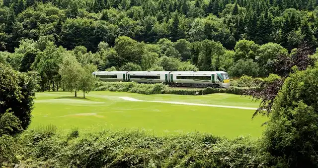 Bahnerlebnisreise Irlands Südwesten Sport und Entertainment