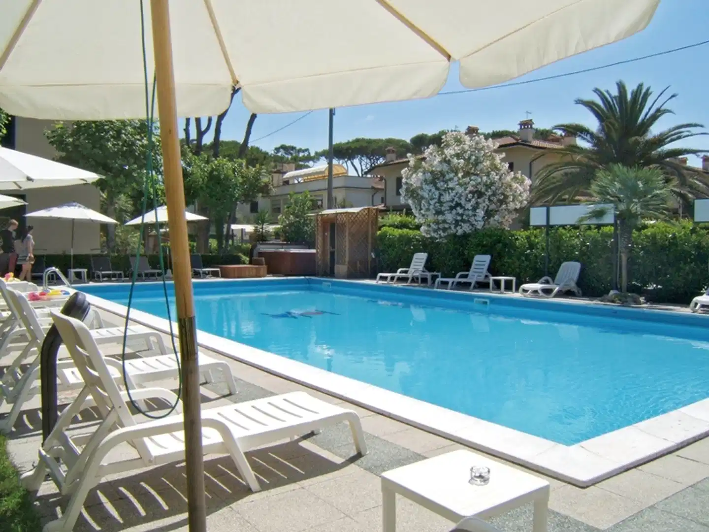 Apuana Pool