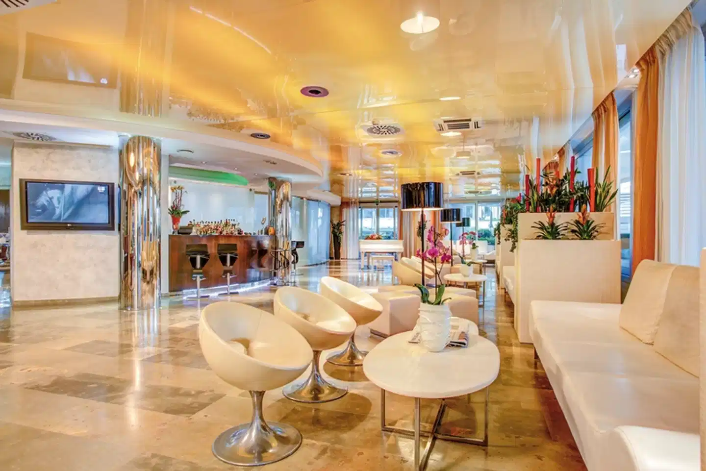 Premier & Suites Lobby