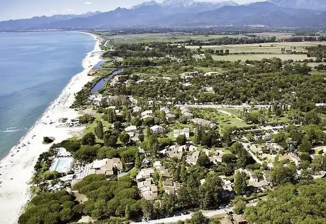 Résidence Marina d'Oru Landschaft