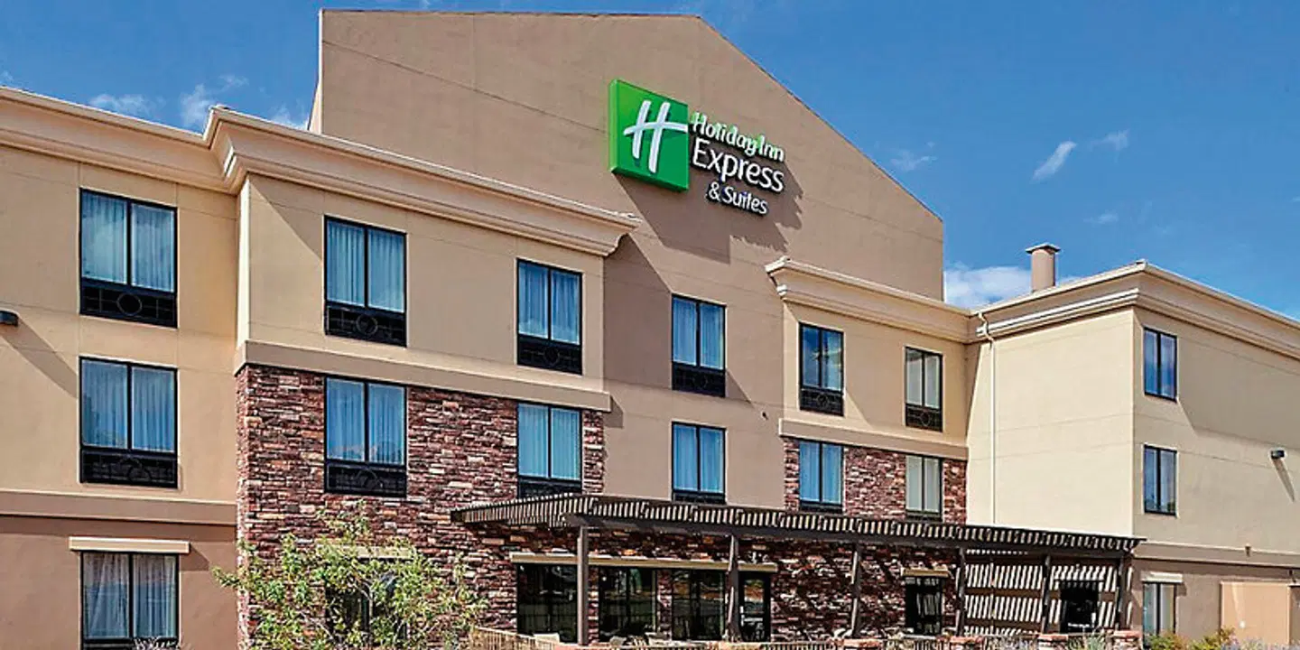 Holiday Inn Express & Suites Page, an IHG Hotel EXTERIOR