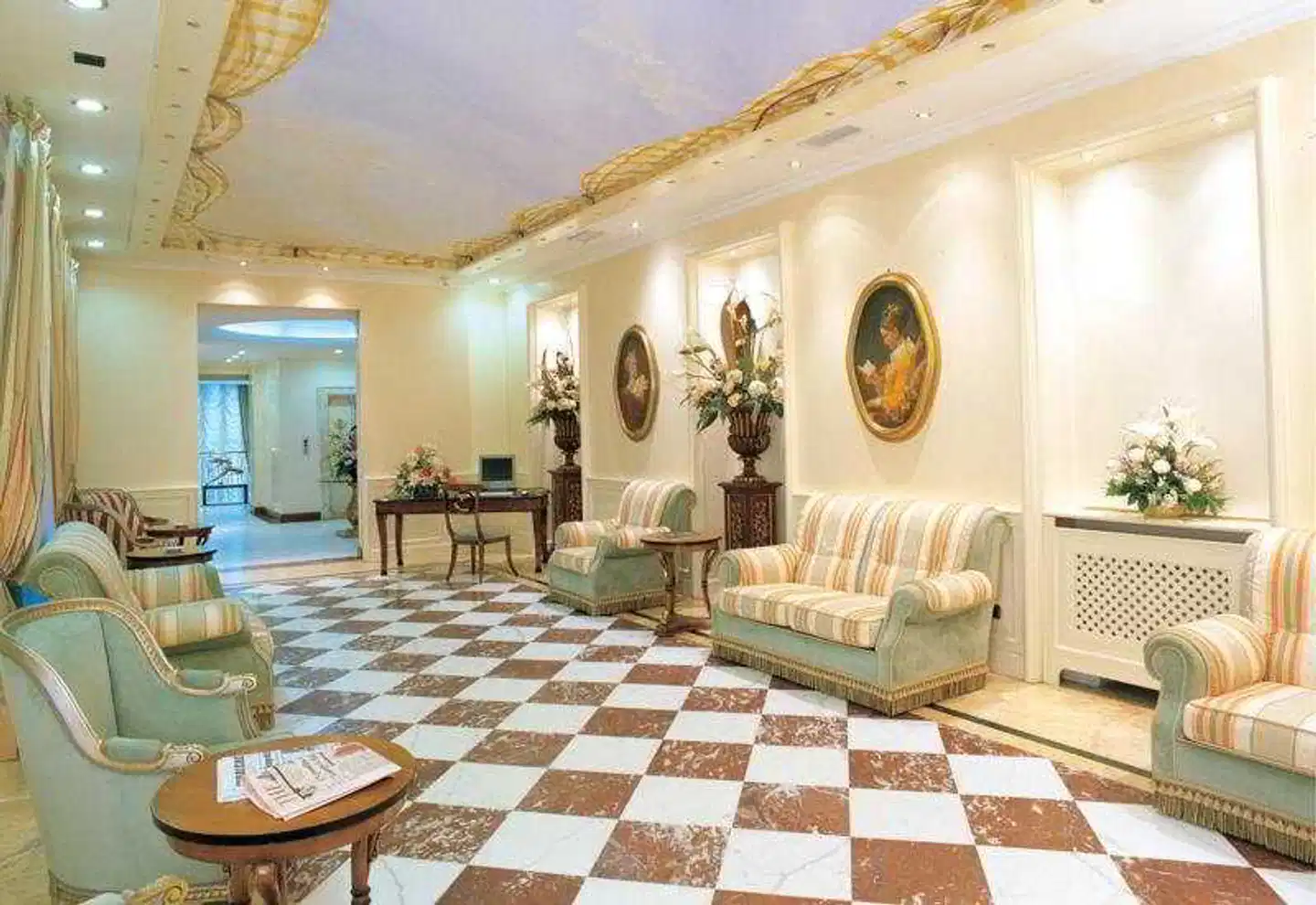 Andreola Central Hotel Lobby