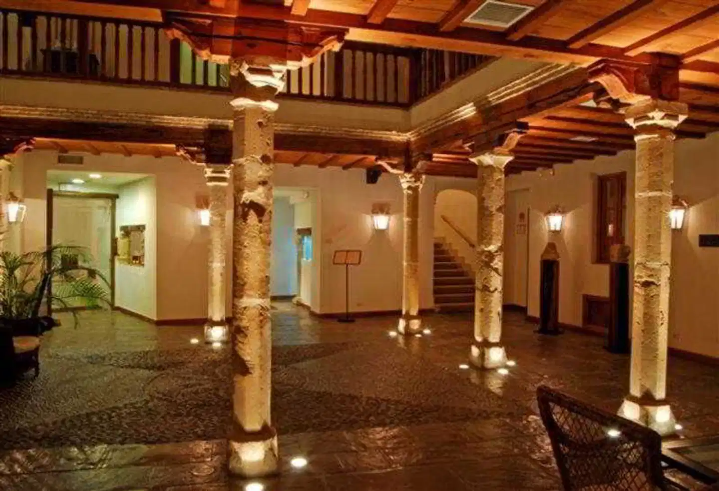Puerta de la Luna Lobby