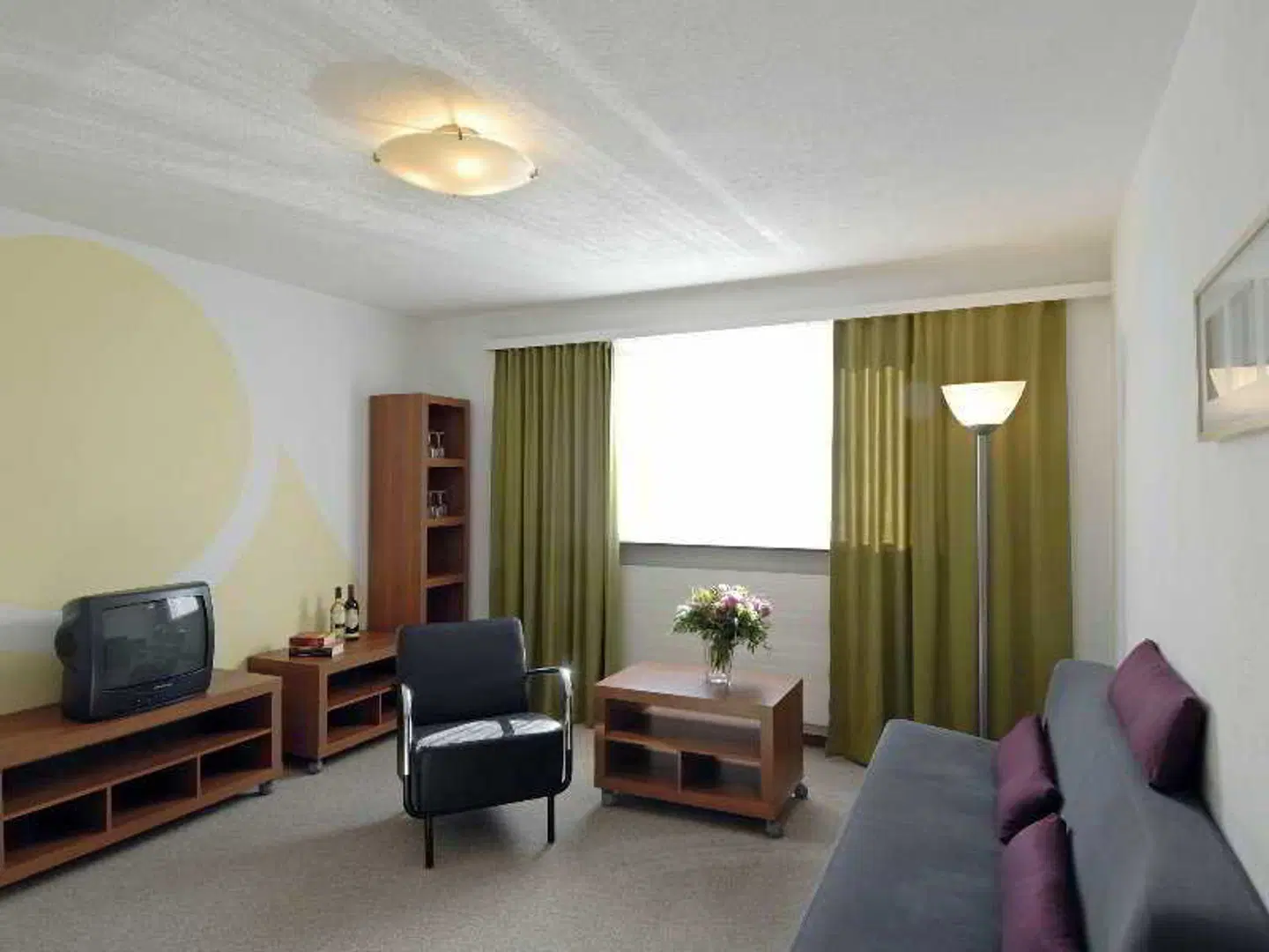 SOLARIA Serviced Apartement ROOM_EXAMPLE