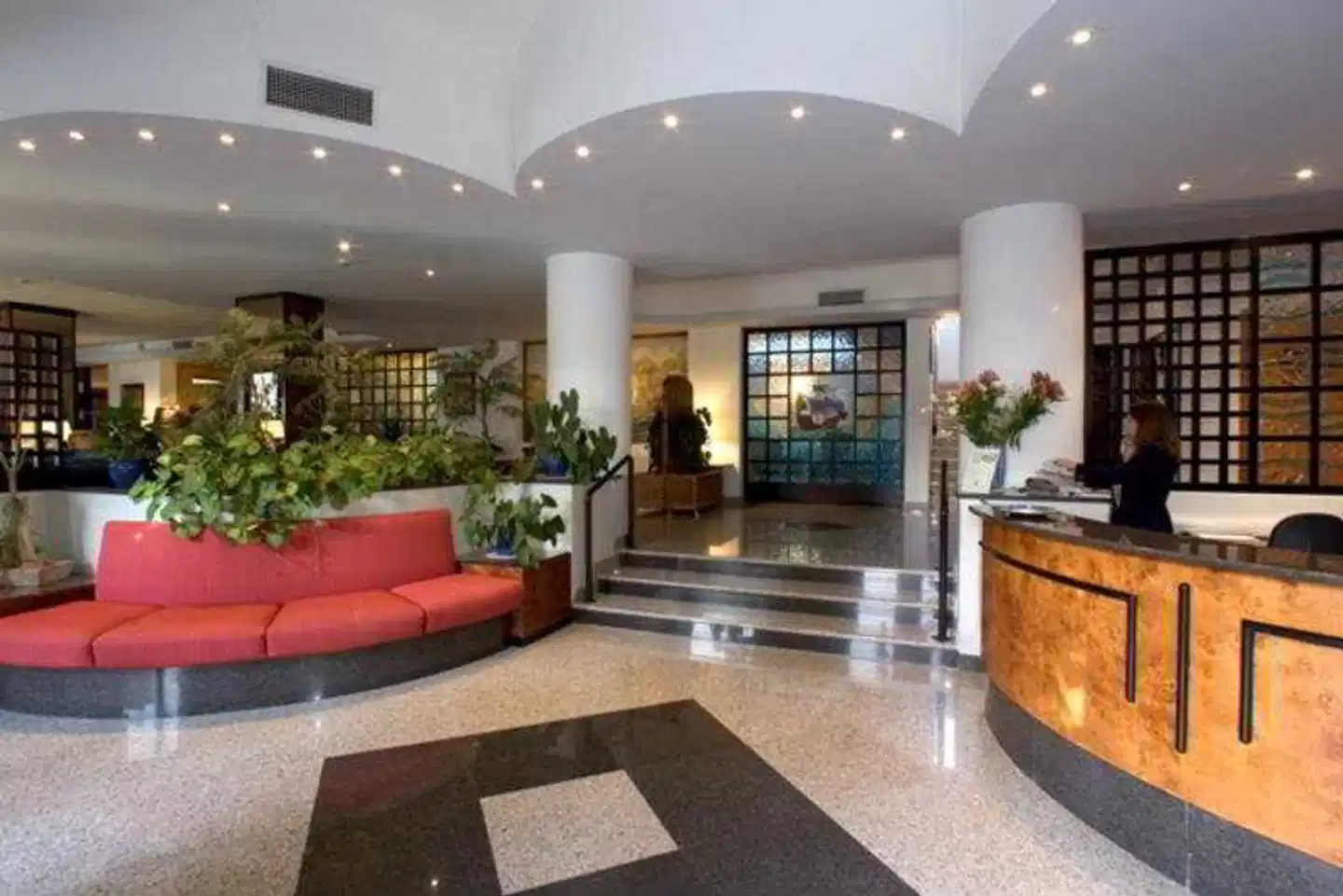 Hotel Caravel Lobby