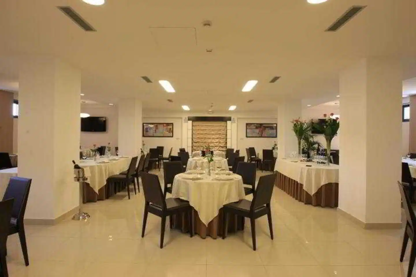 La Costiera Hotel Restaurant